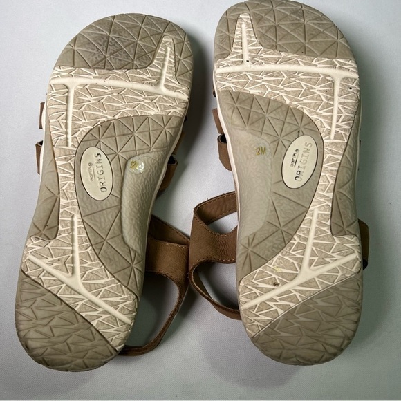 Women's Earth Saila by earth origins used, but in fantastic shape - Picture 6 of 7